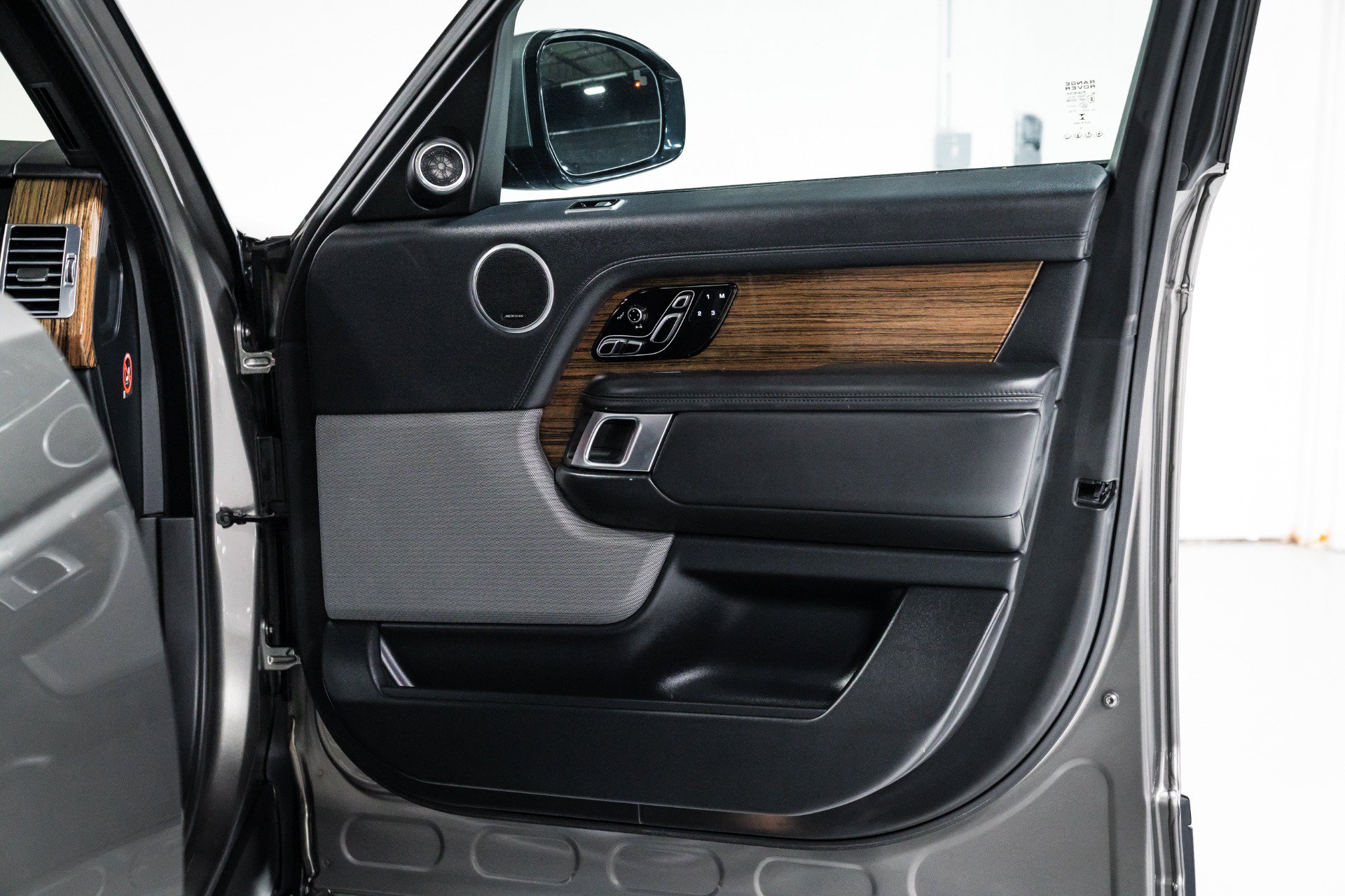 Used 2018 Land Rover Range Rover HSE AWD/4WD image 26