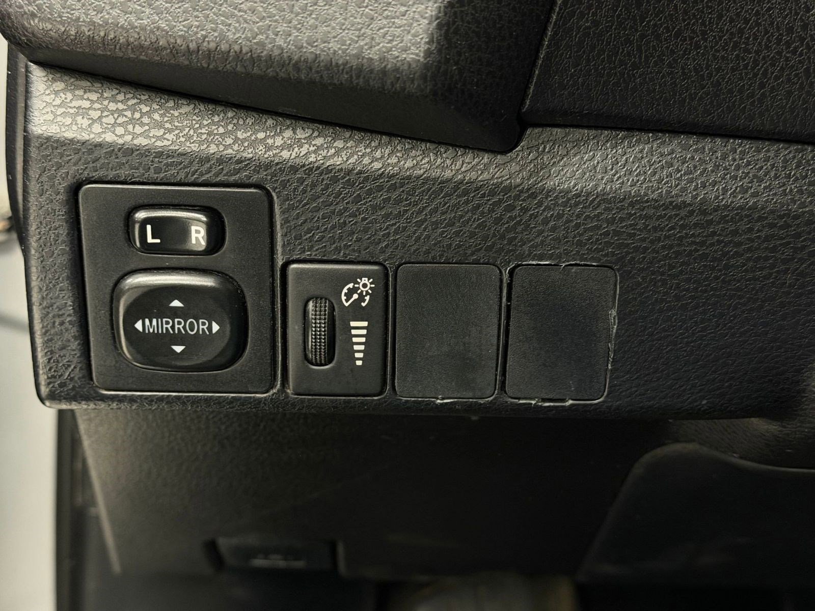 Used 2016 Toyota Corolla L FWD image 15