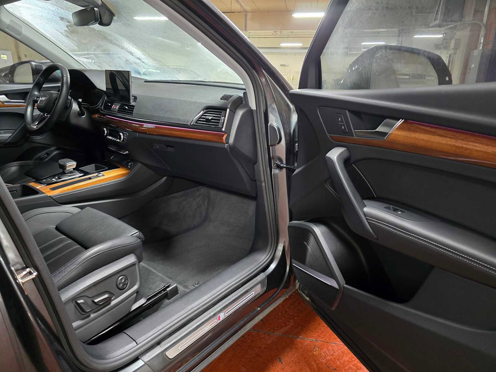 Used 2021 Audi Q5 e Prestige w/ Prestige Package image 13