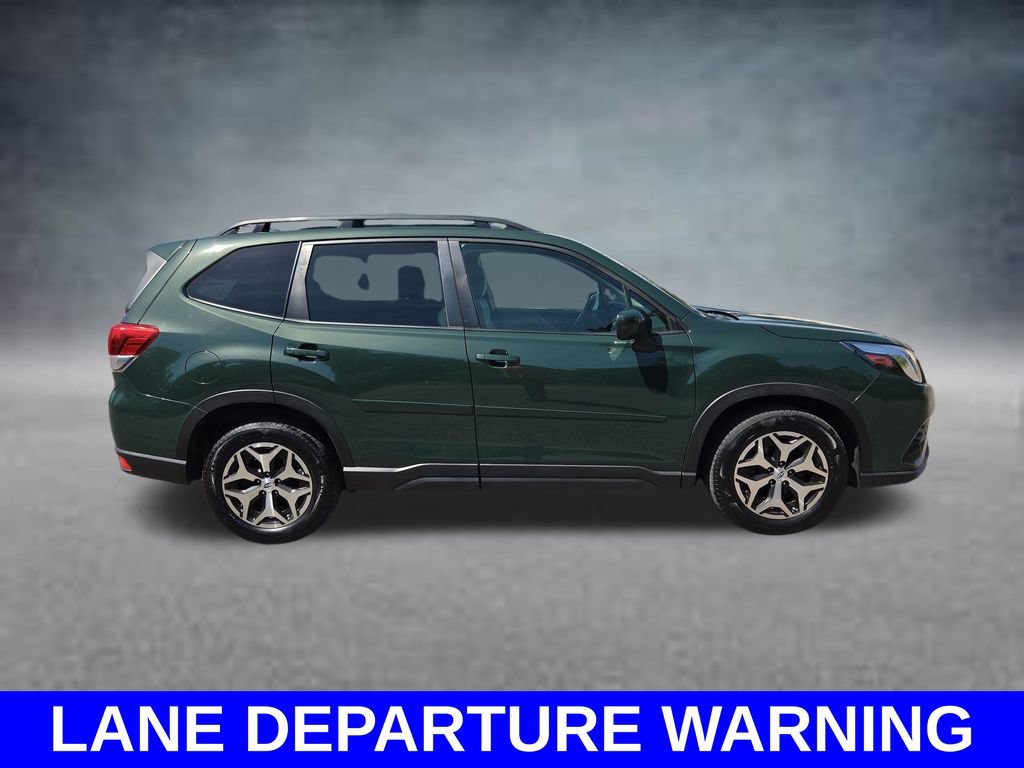 Used 2022 Subaru Forester Premium AWD/4WD image 4