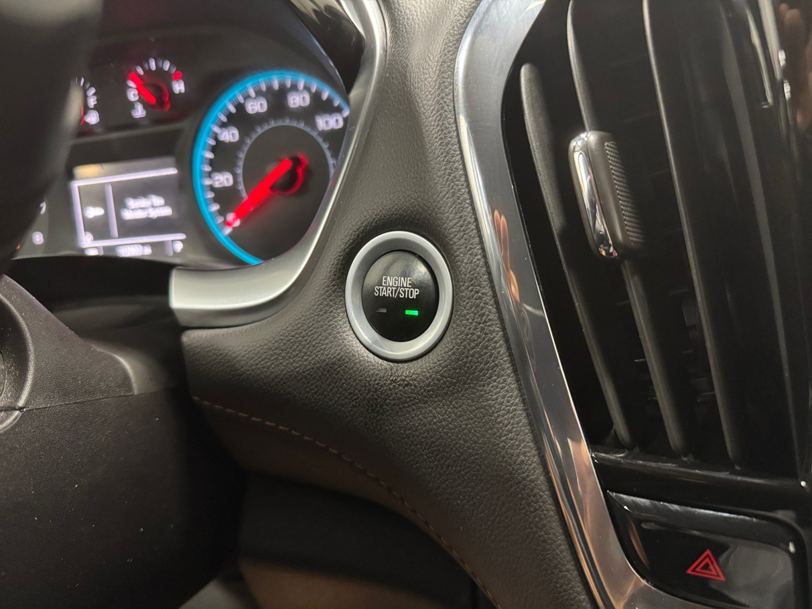 Used 2018 Chevrolet Traverse LS AWD/4WD image 19