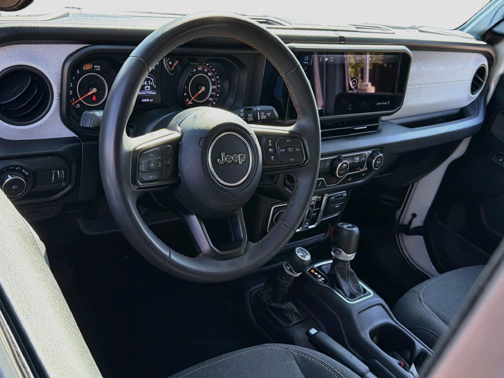 Used 2024 Jeep Wrangler Unlimited Sport AWD/4WD image 9