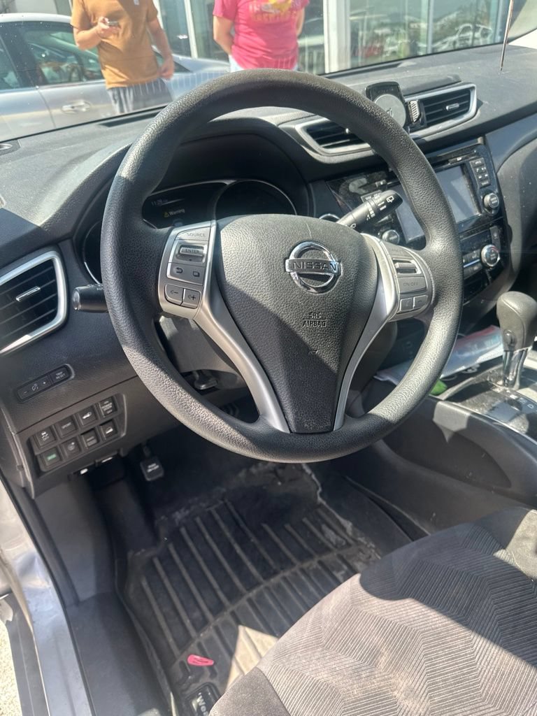 Used 2016 Nissan Rogue SV w/ SV Premium Package AWD/4WD image 3