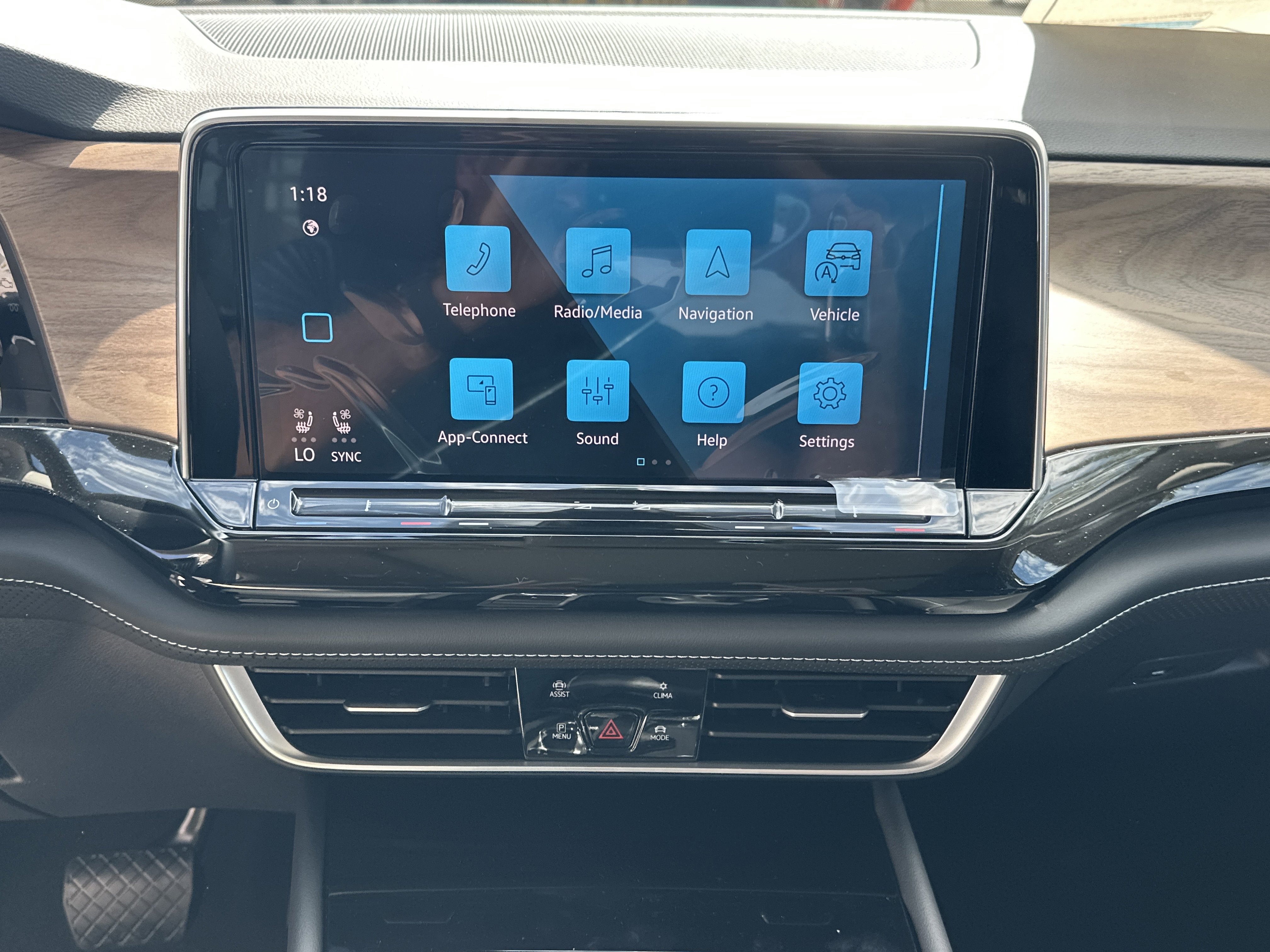 New 2026 Volkswagen Atlas SE image 14