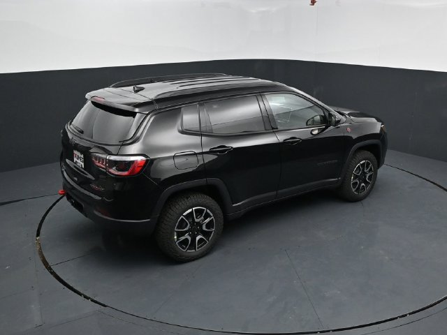 New 2026 Jeep Compass Trailhawk w/ Trailer Tow Group AWD/4WD image 51