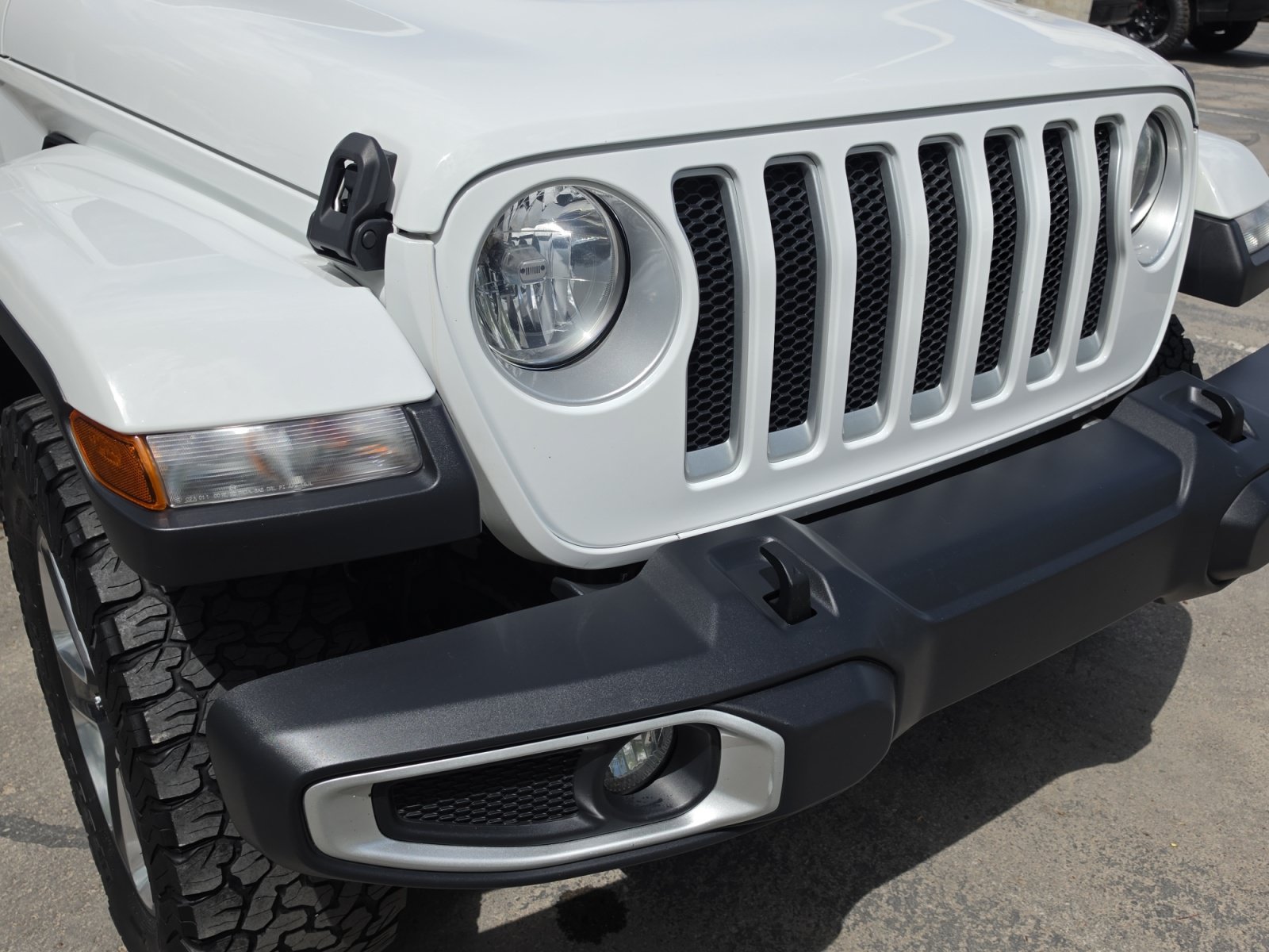 Used 2019 Jeep Wrangler Unlimited Sahara AWD/4WD image 12