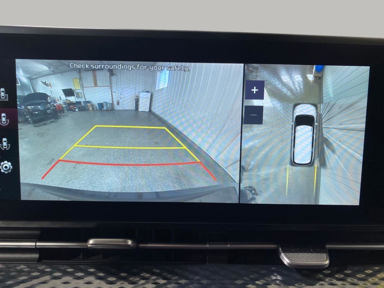 Used 2022 Kia Carnival SX Prestige image 19