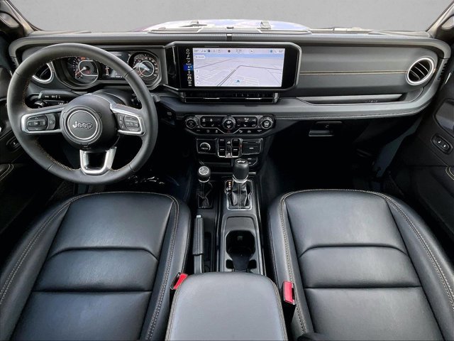 Used 2024 Jeep Wrangler Unlimited Sahara w/ Technology Group AWD/4WD image 16