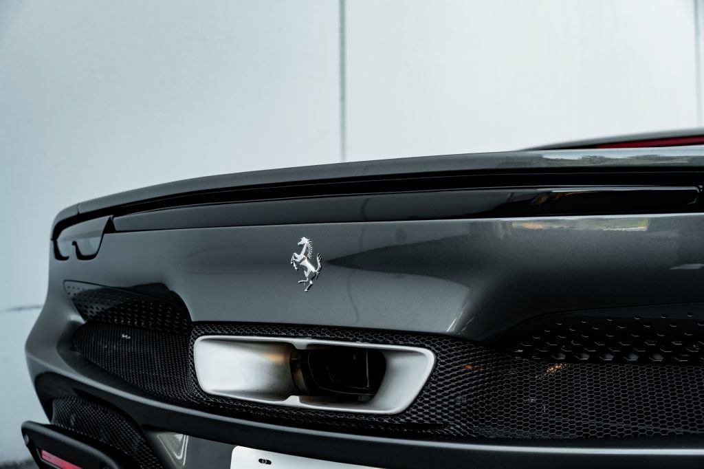 Used 2023 Ferrari 296 GTS RWD image 15