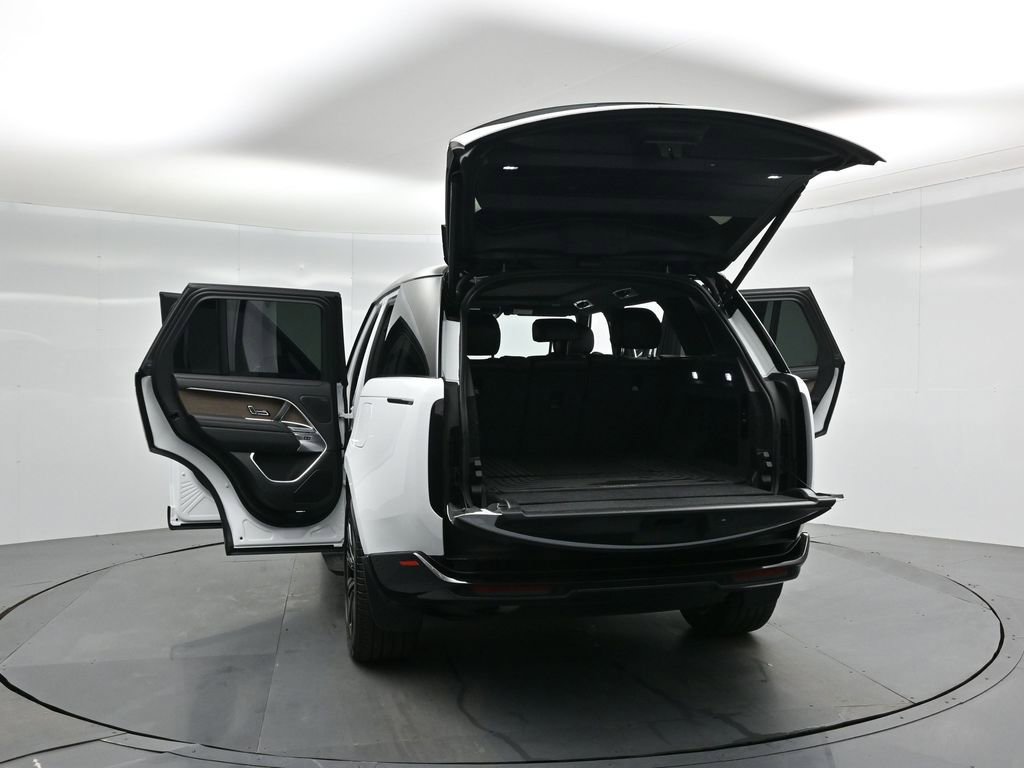 Used 2025 Land Rover Range Rover SE image 30