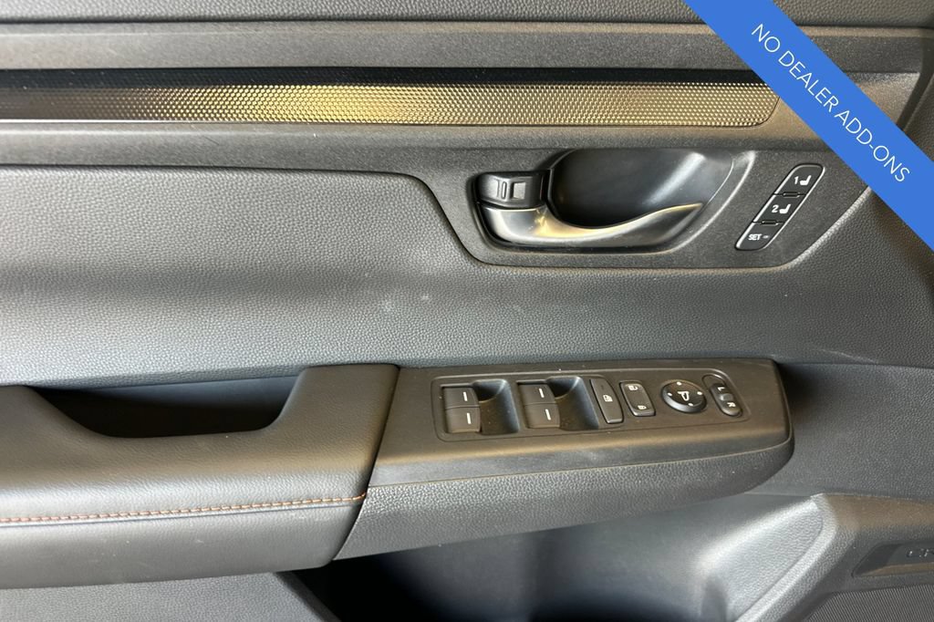 Used 2025 Honda CR-V Sport-L image 11