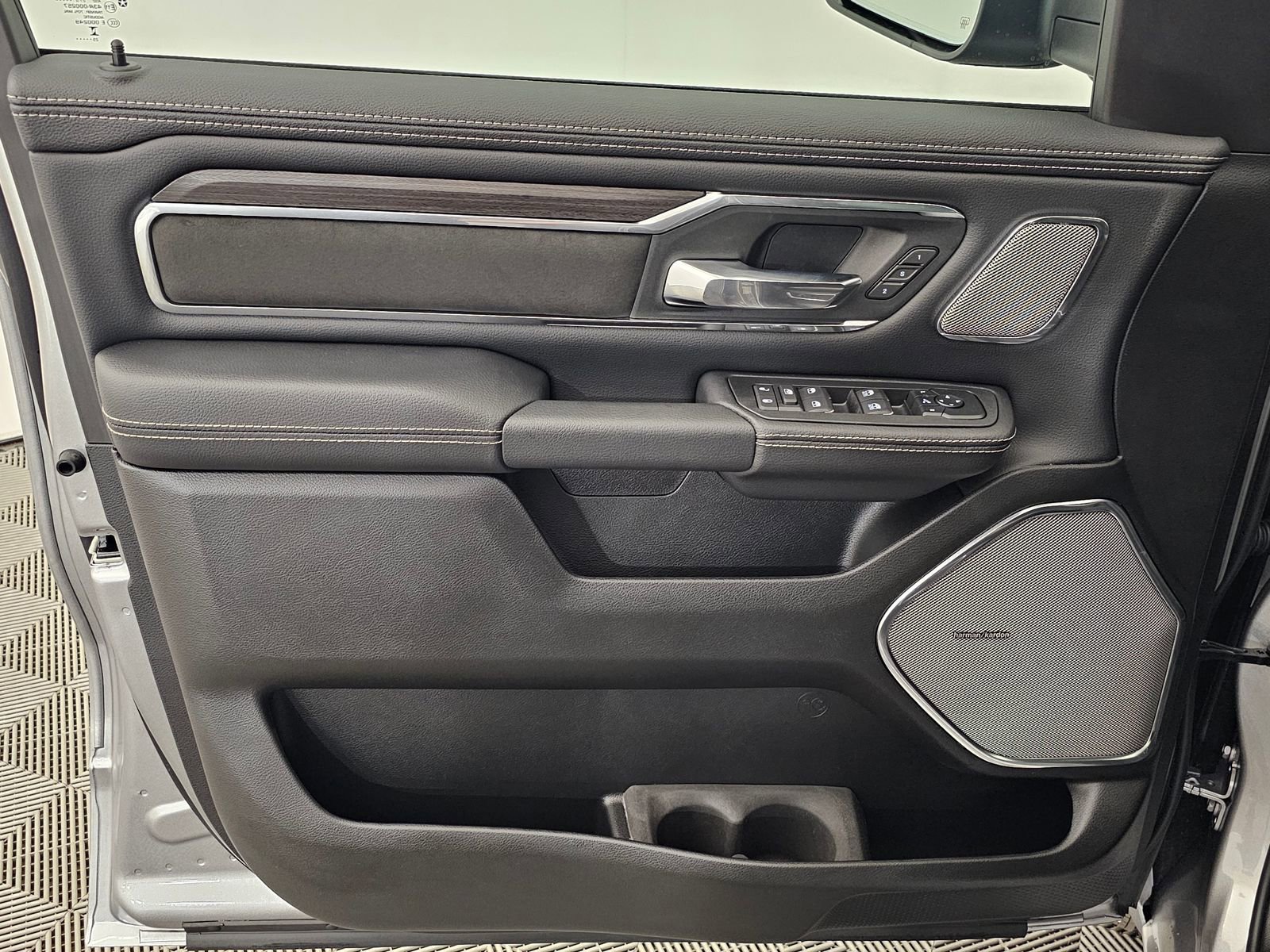 New 2026 RAM 1500 Laramie w/ Night Edition image 10