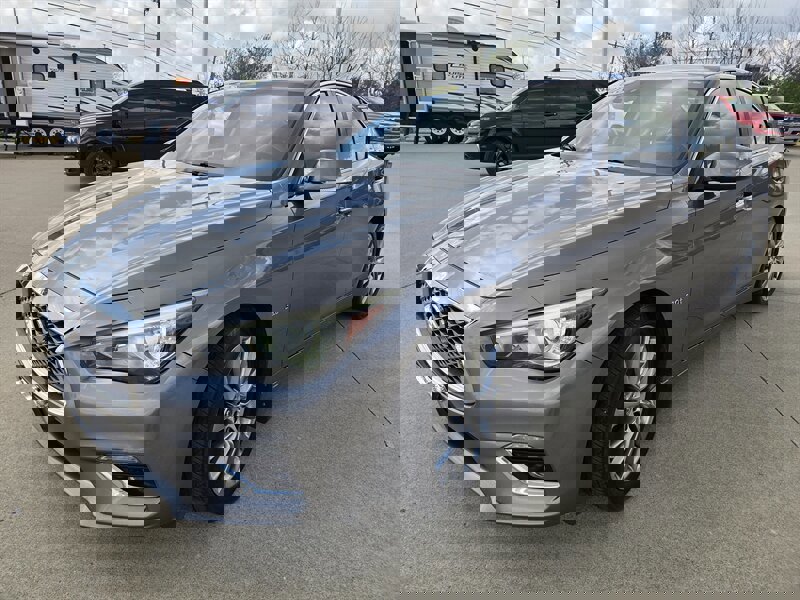 Used 2018 INFINITI Q50 Luxe w/ Essential Package (3.0T Luxe) image 7