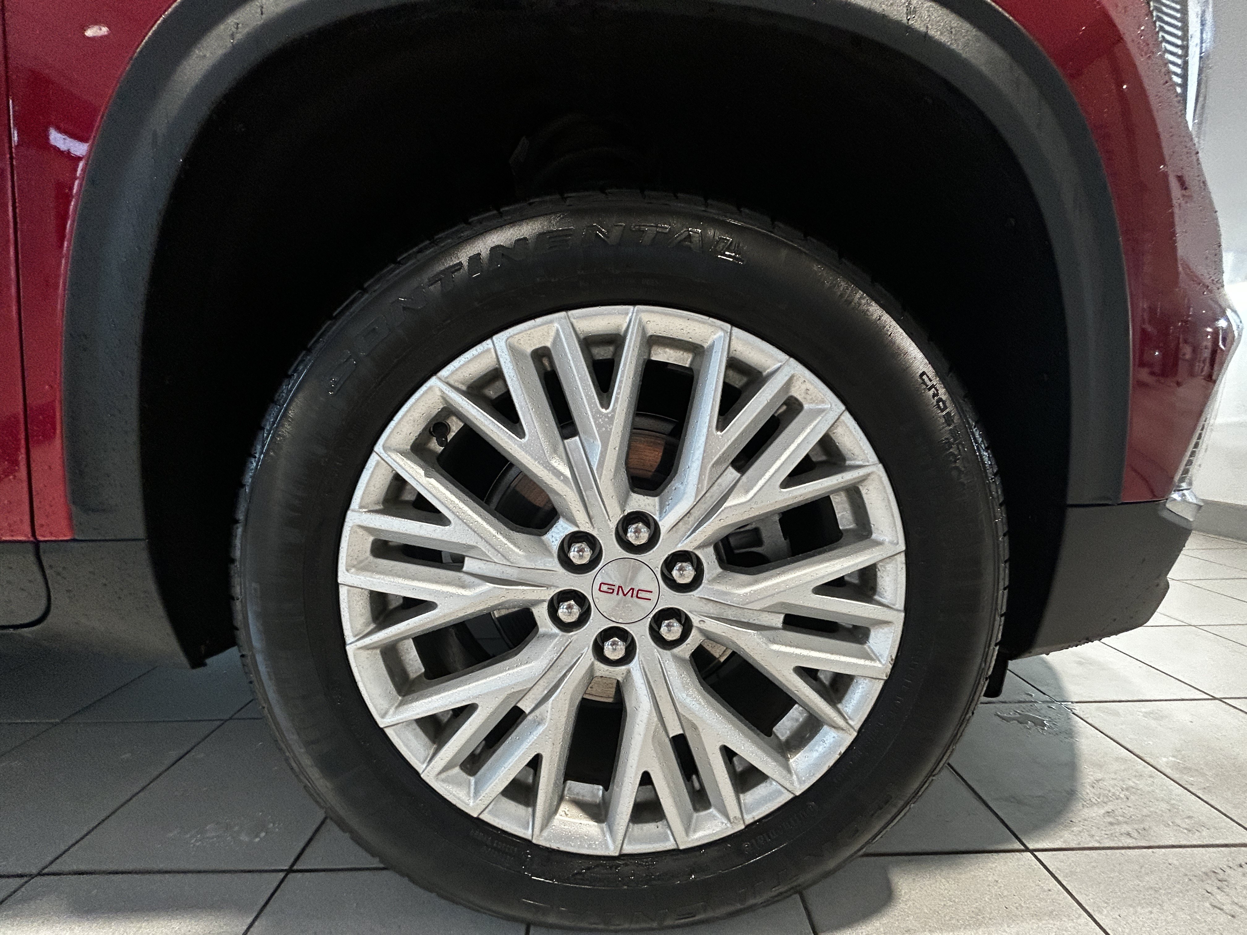 Used 2024 GMC Acadia Elevation w/ Luxury Package FWD image 9