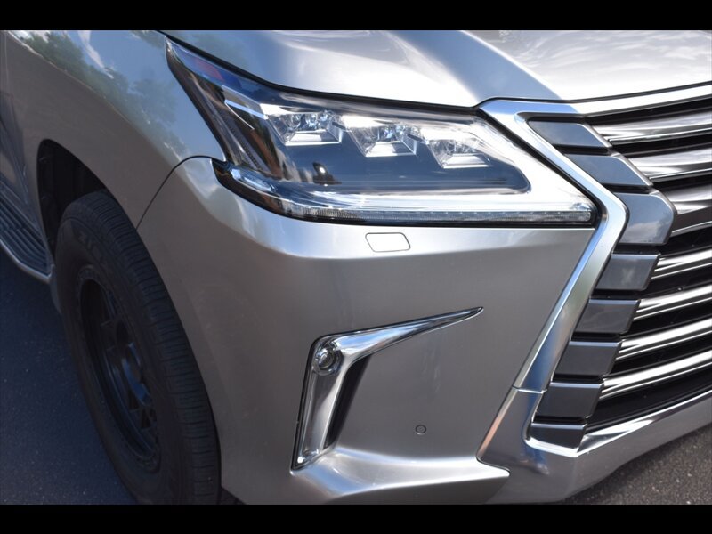 Used 2018 Lexus LX 570 4WD w/ Luxury Package image 49
