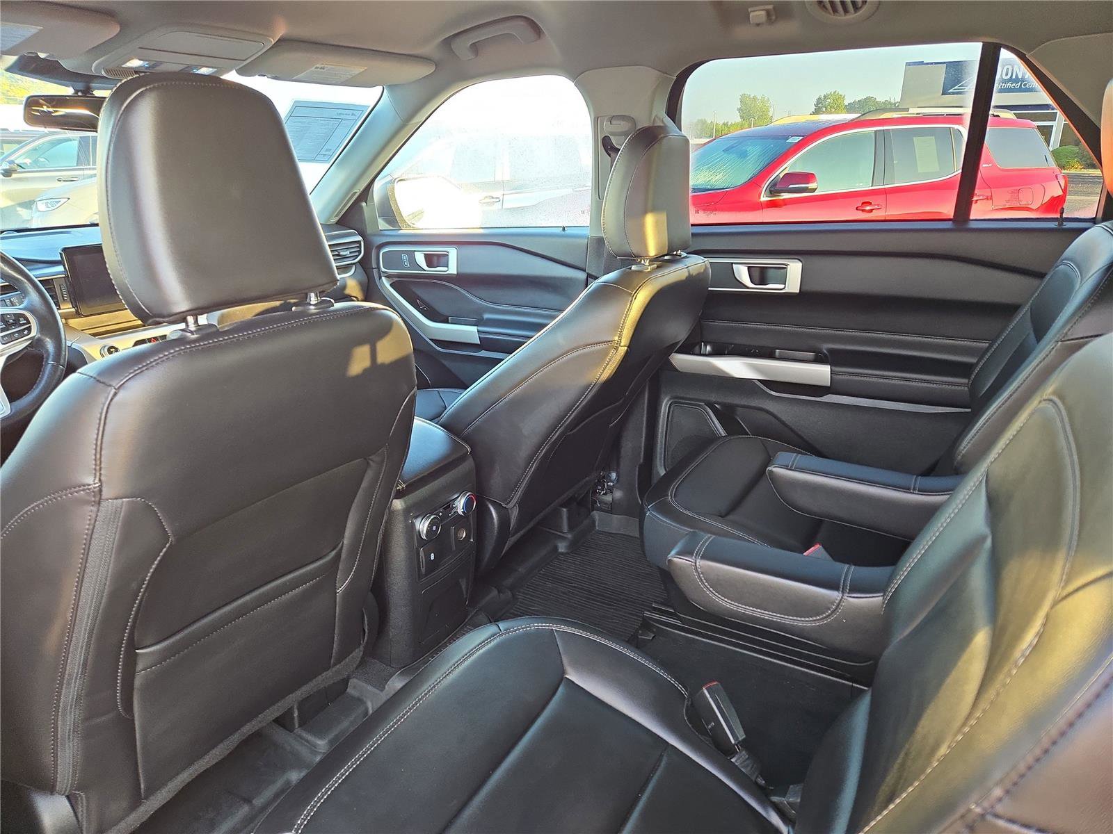 Used 2022 Ford Explorer XLT w/ Equipment Group 202A image 22