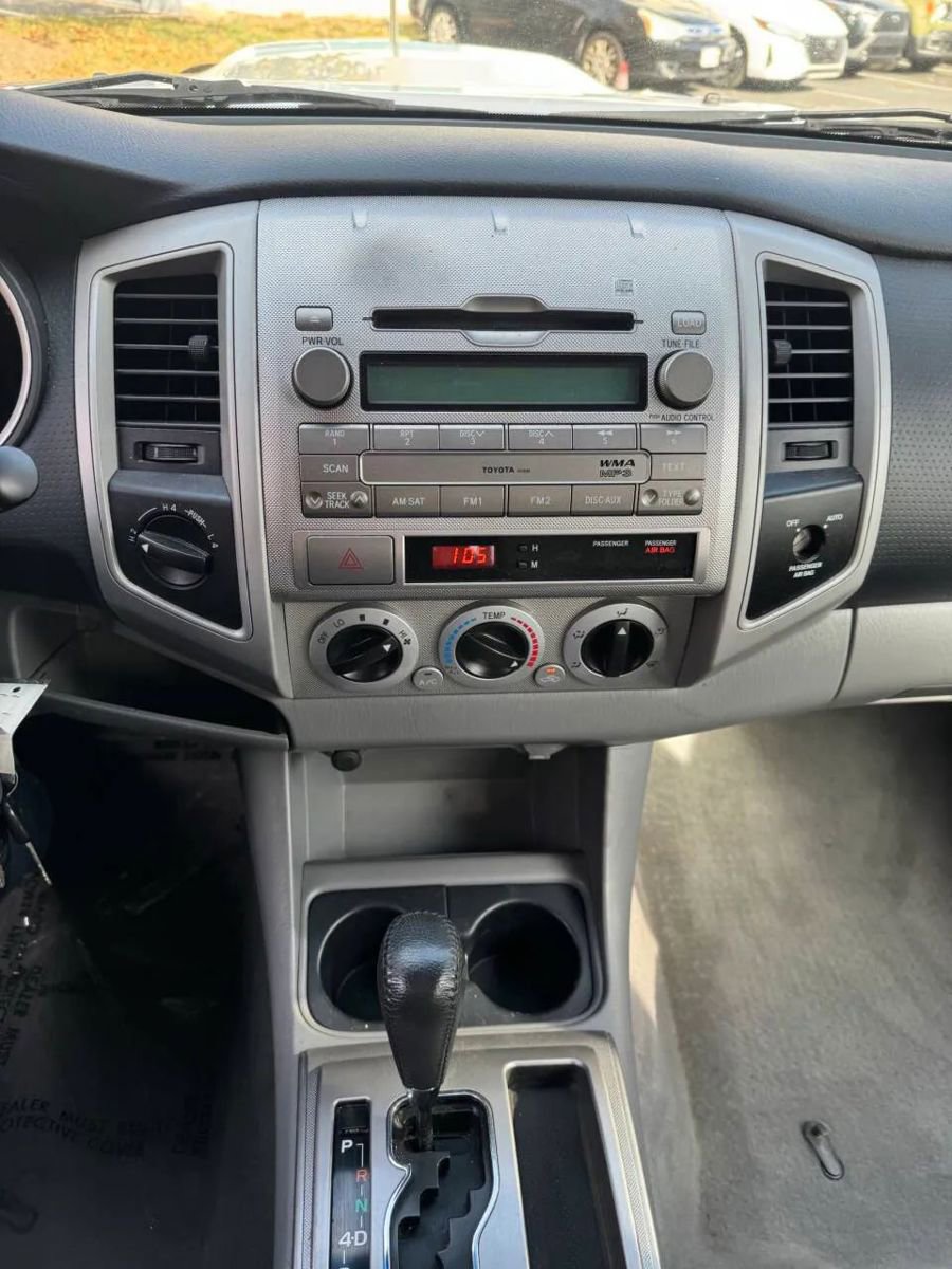 Used 2011 Toyota Tacoma 4x4 Access Cab V6 w/ TRD Sport Pkg image 6