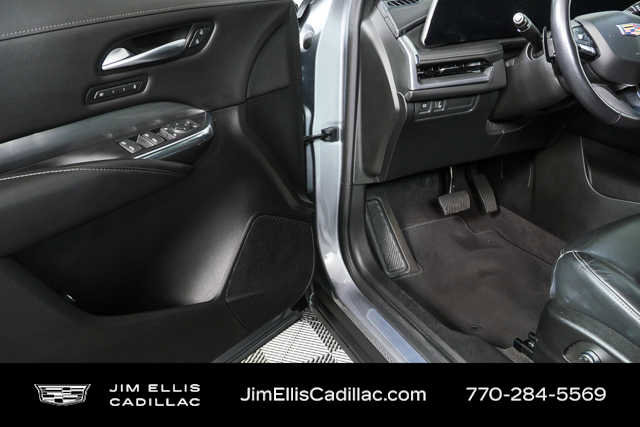 Used 2024 Cadillac XT4 Premium Luxury image 7