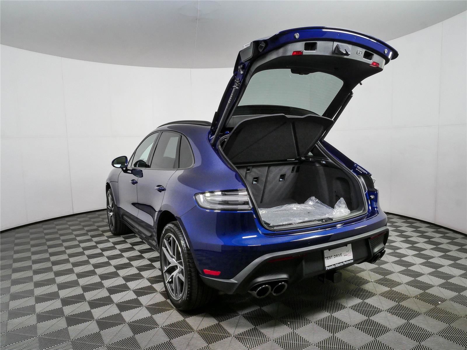 New 2026 Porsche Macan Turbo AWD/4WD image 34
