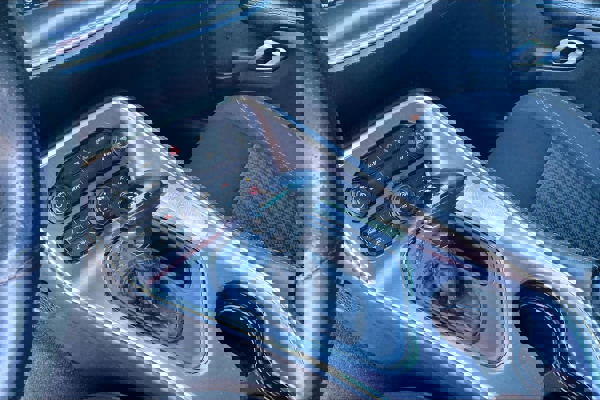 Used 2018 Dodge Challenger SXT w/ Blacktop Package image 15