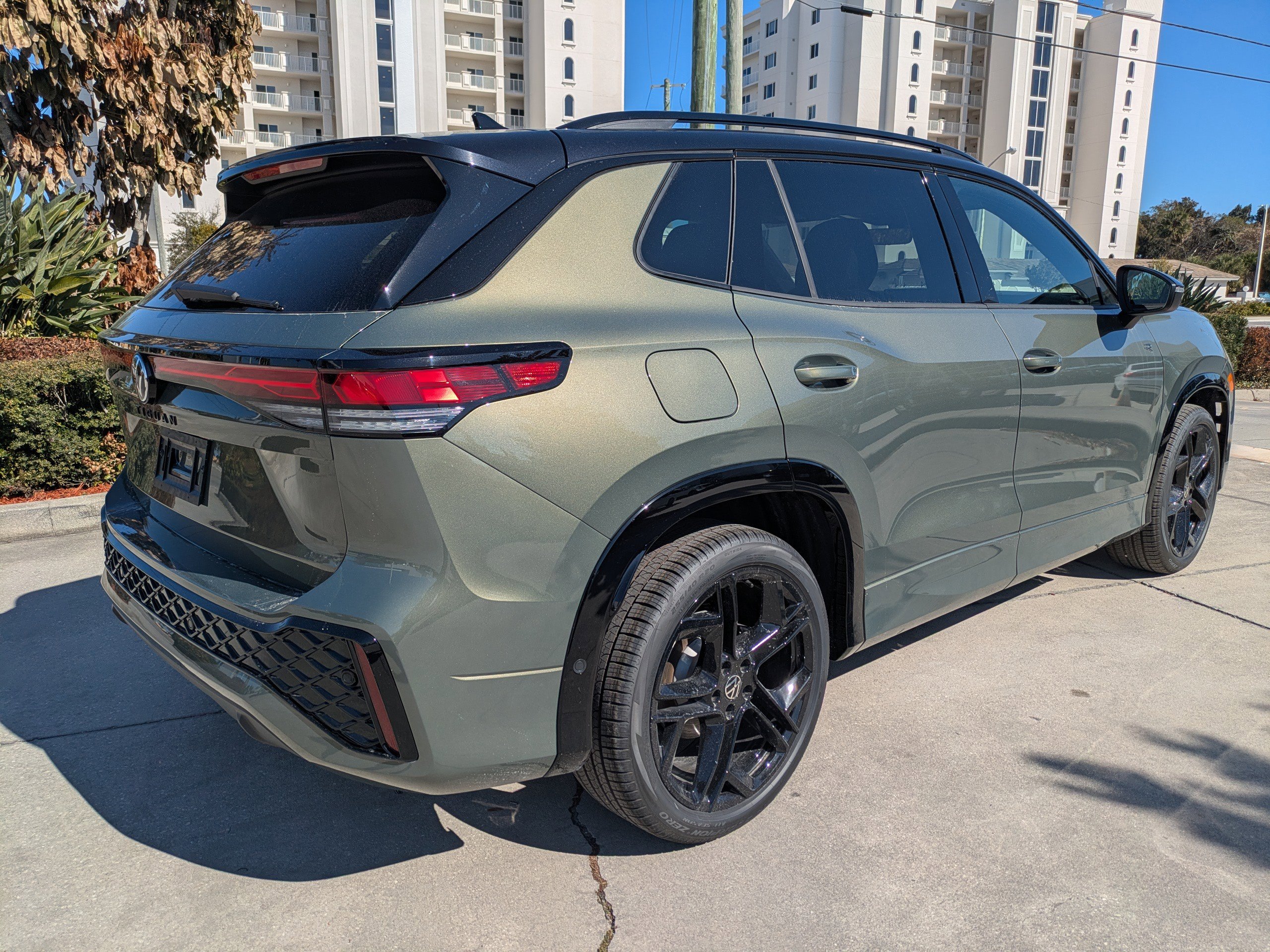 New 2026 Volkswagen Tiguan SE R-Line image 4