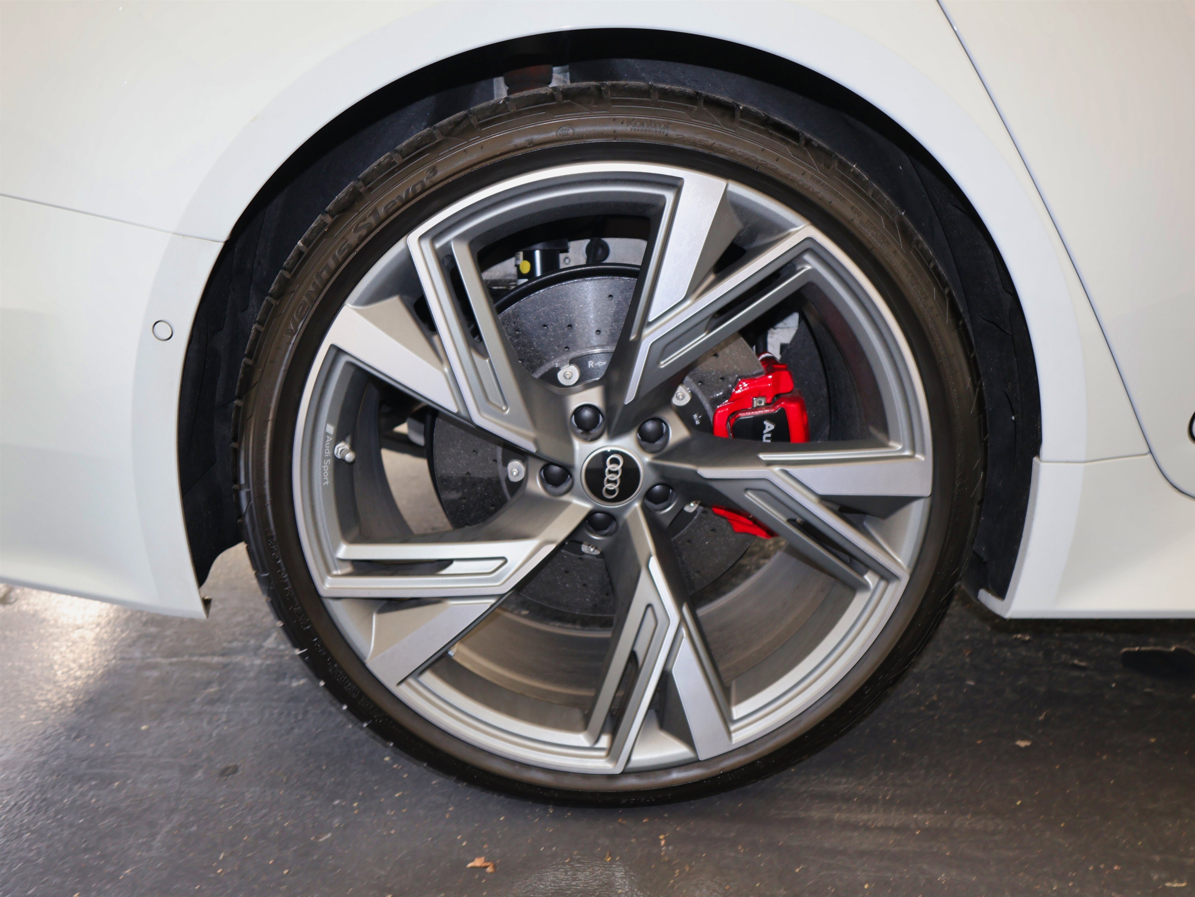 Used 2021 Audi RS 6 w/ Executive Package image 60