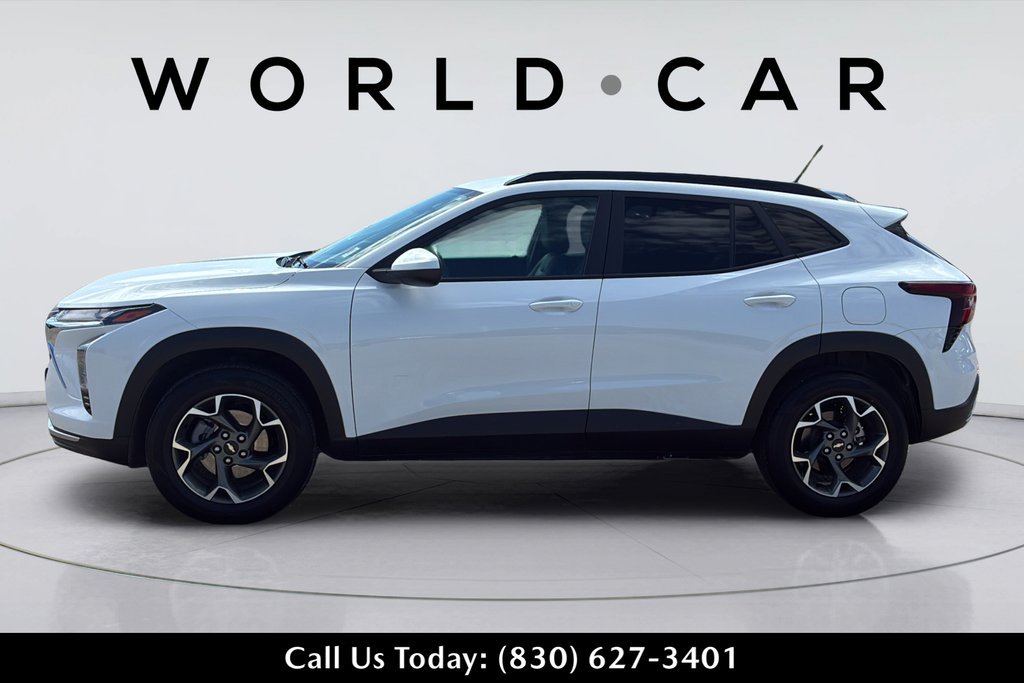 Used 2024 Chevrolet Trax LT w/ Driver Confidence Package FWD image 12