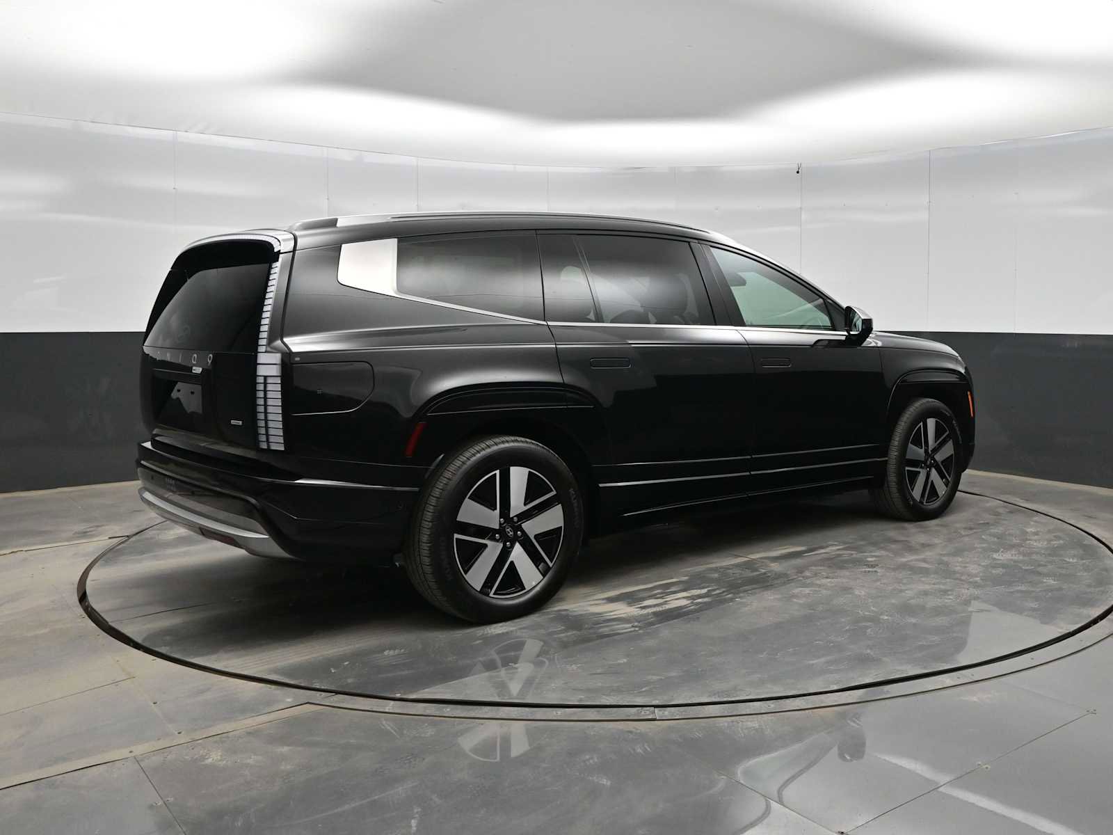 New 2026 Hyundai Ioniq 9 SEL image 8