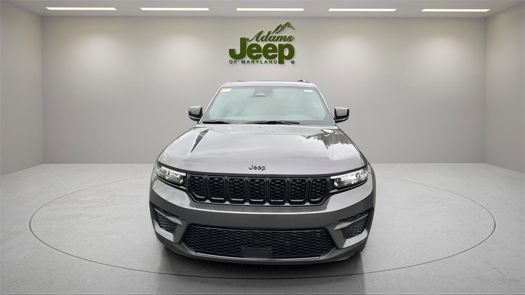 New 2025 Jeep Grand Cherokee Altitude image 4