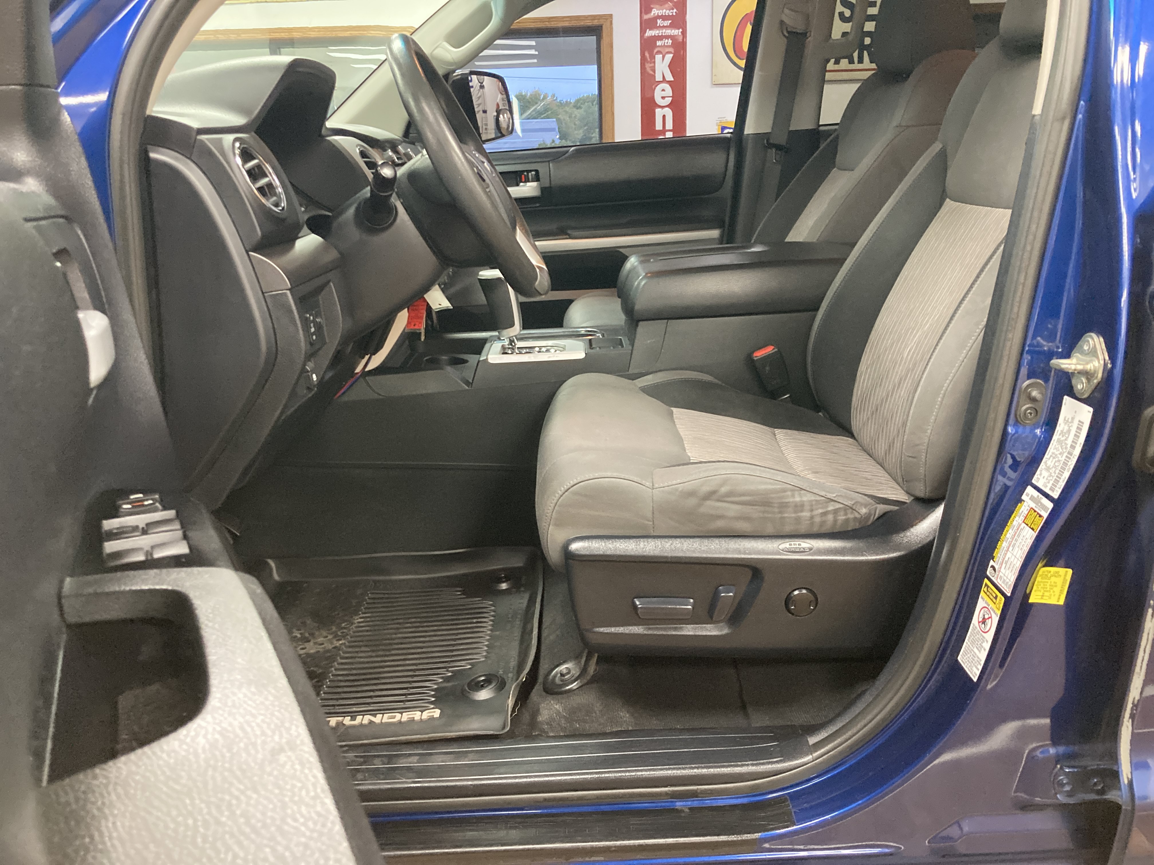Used 2014 Toyota Tundra SR5 w/ SR5 Upgrade Package AWD/4WD image 10