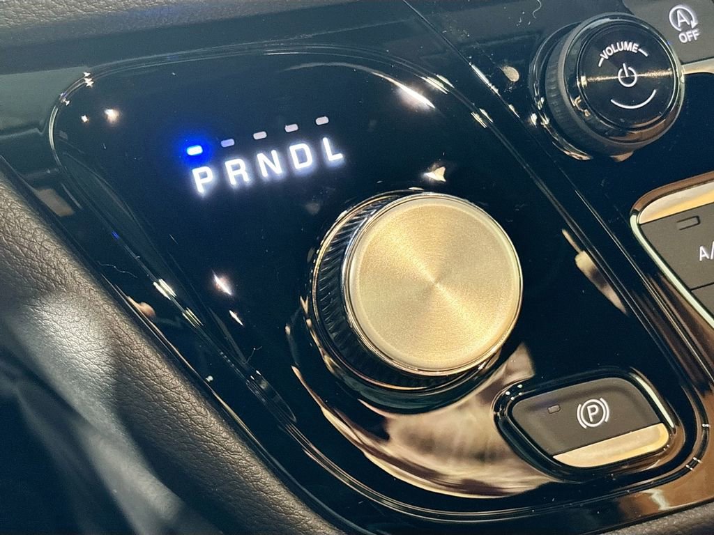 New 2026 Chrysler Pacifica Pinnacle image 18