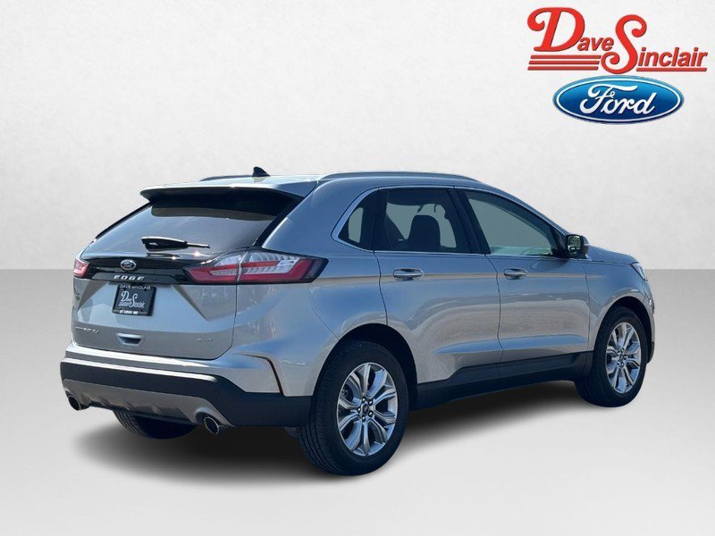 Used 2022 Ford Edge Titanium AWD/4WD image 7