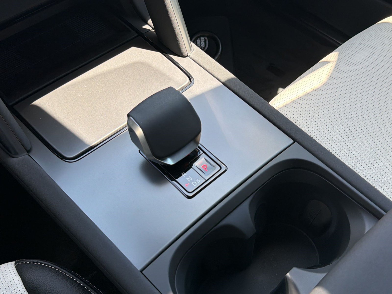 New 2026 Land Rover Discovery Sport Landmark AWD/4WD image 18