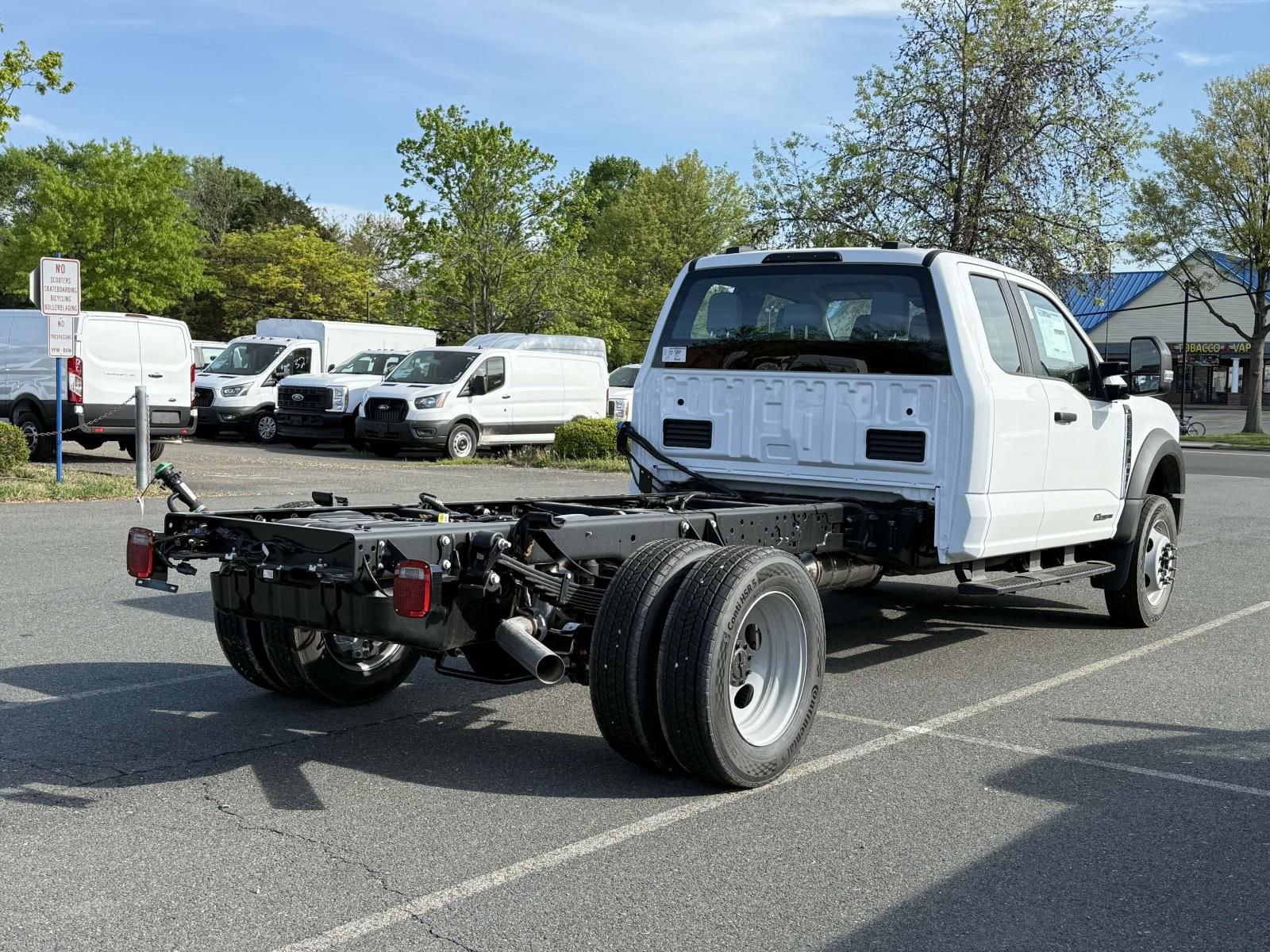 New 2025 Ford F550 4x4 SuperCab Super Duty image 2