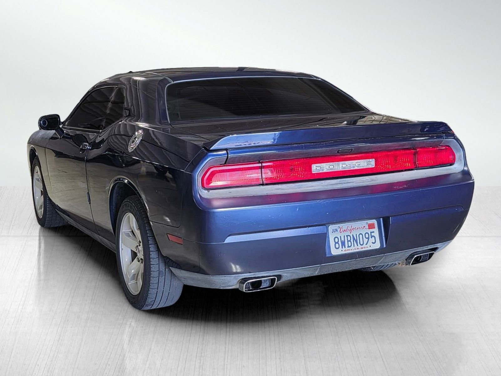 Used 2014 Dodge Challenger SXT image 5