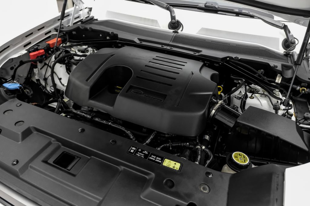 Used 2024 Land Rover Defender 130 Outbound AWD/4WD image 48