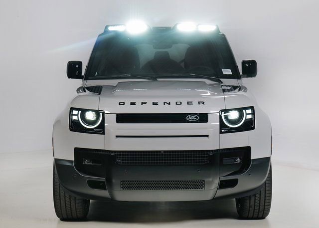 New 2026 Land Rover Defender 110 S image 9