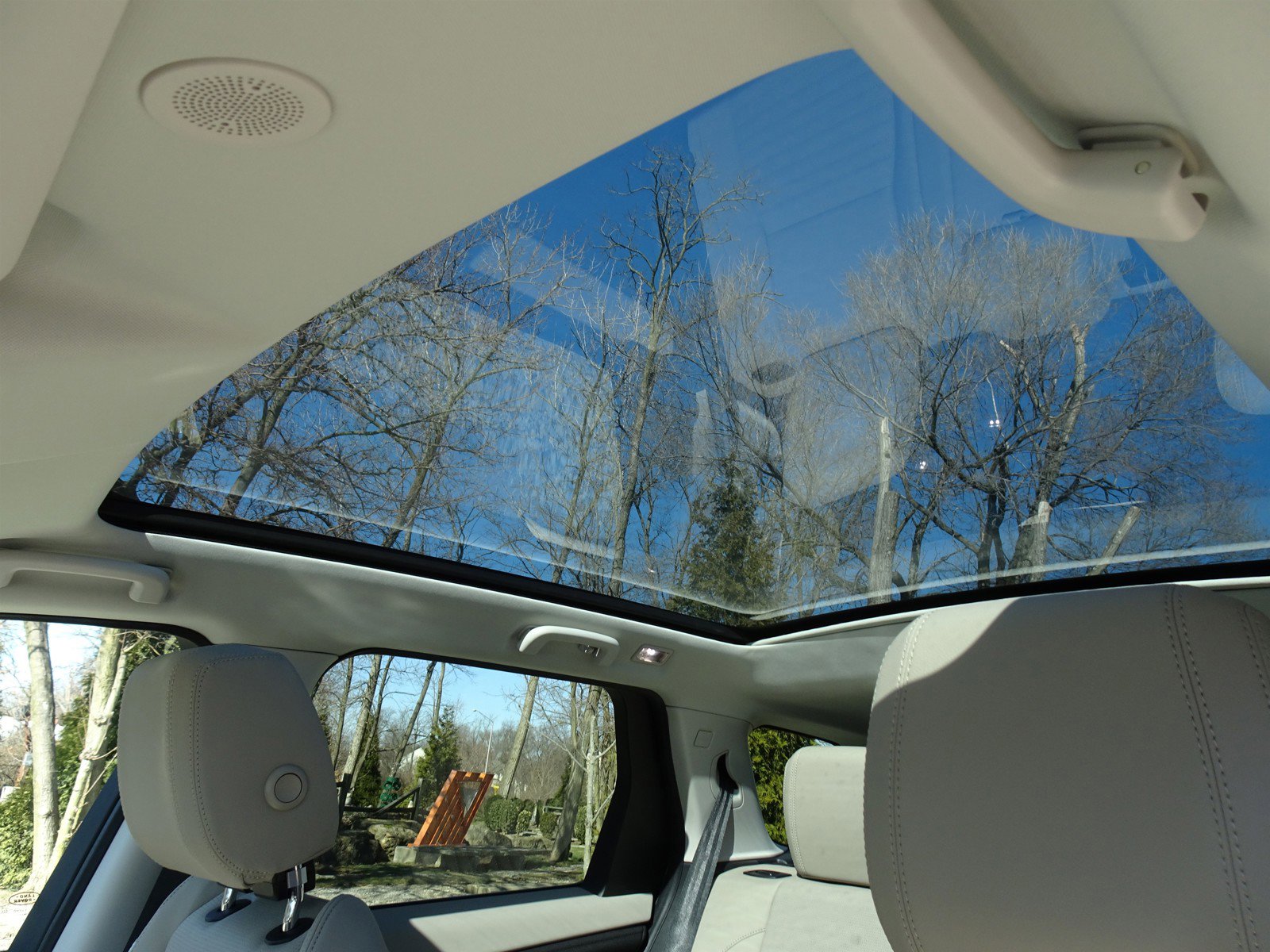 New 2025 Land Rover Discovery Sport S image 5