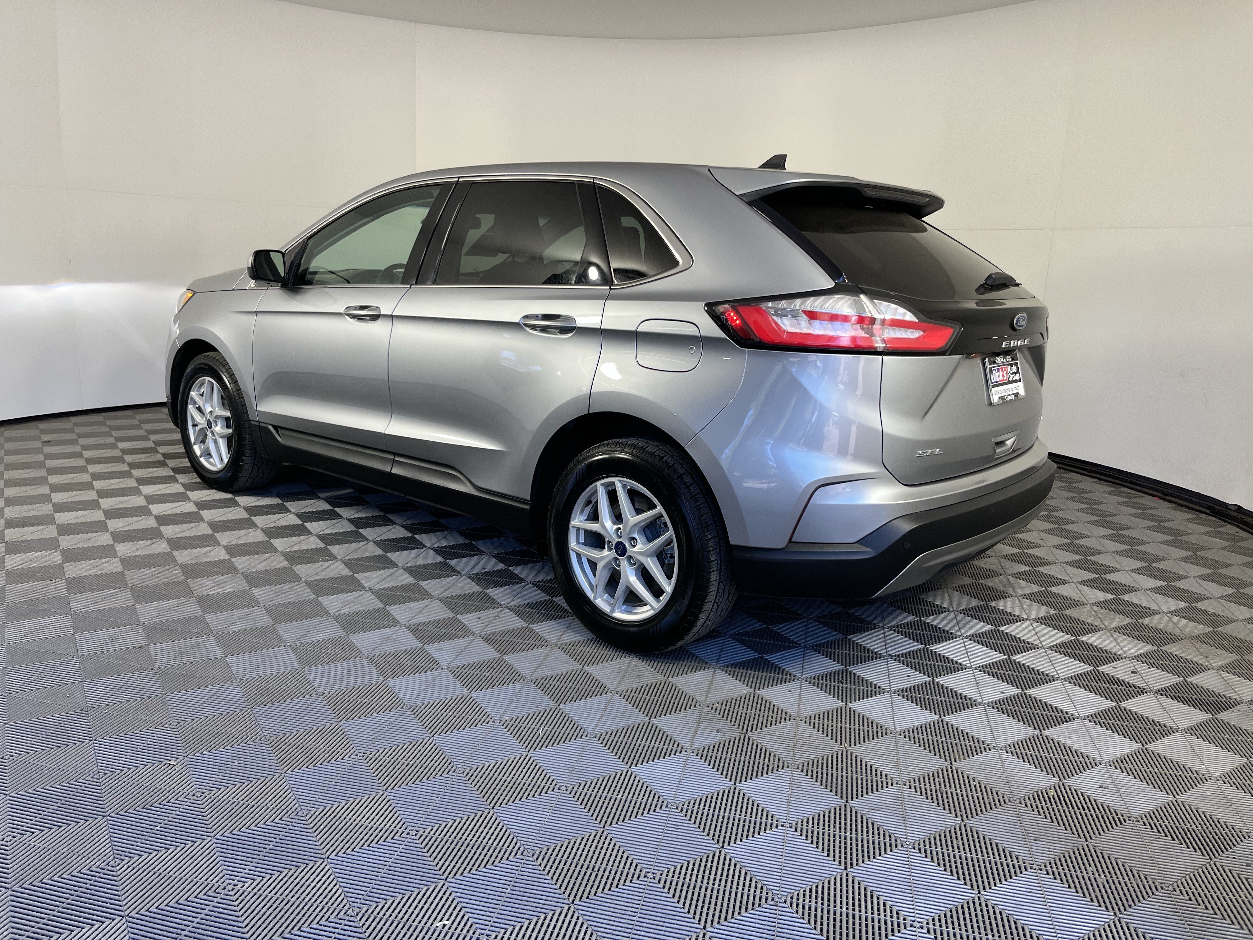 Used 2022 Ford Edge SEL AWD/4WD image 3