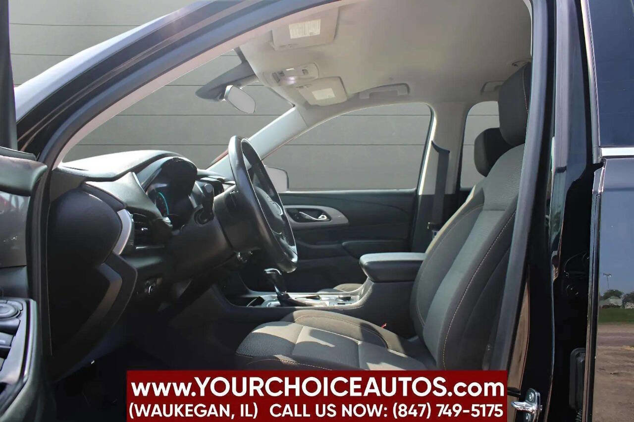 Used 2020 Chevrolet Traverse LT w/ Driver Confidence II Package image 32