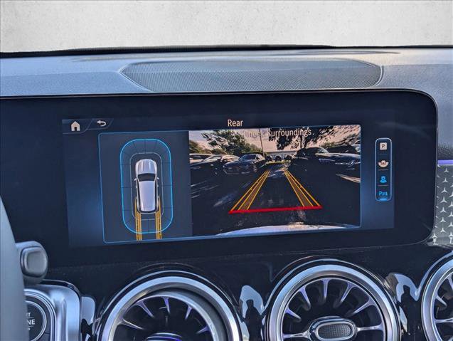 Used 2025 Mercedes-Benz GLB 250 image 12