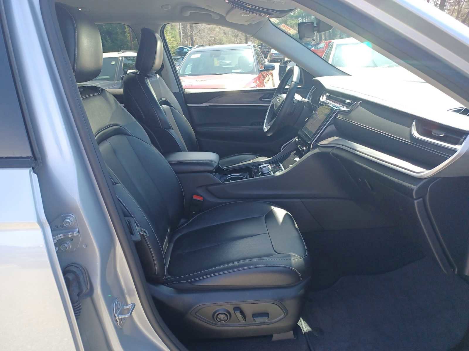 Used 2022 Jeep Grand Cherokee L Limited image 35