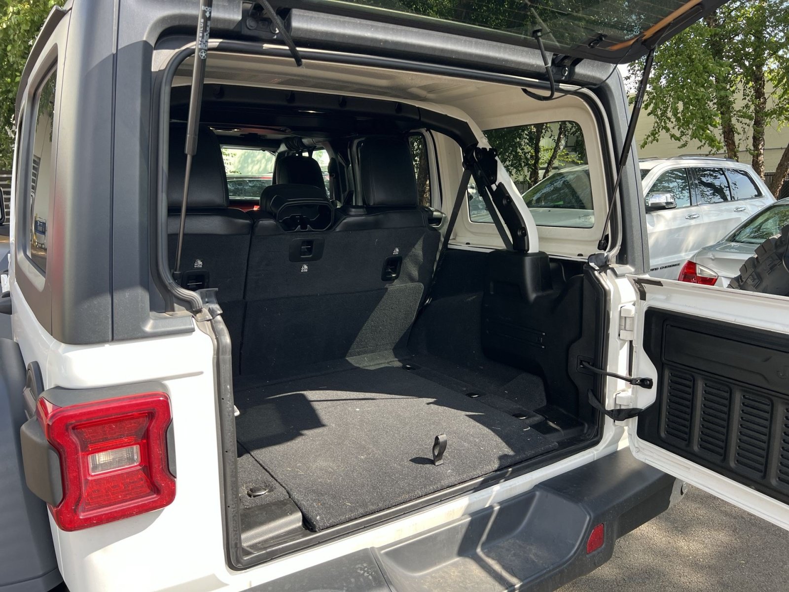 Used 2020 Jeep Wrangler Unlimited Rubicon w/ Steel Bumper Group AWD/4WD image 26