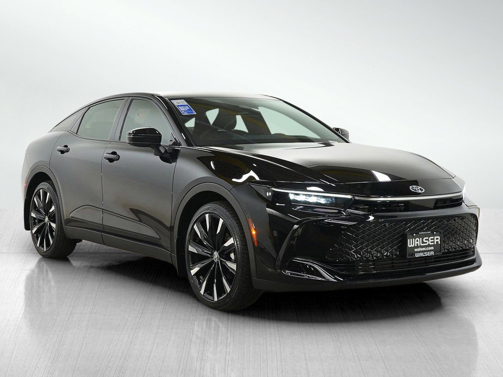 Used 2024 Toyota Crown Platinum AWD/4WD image 7