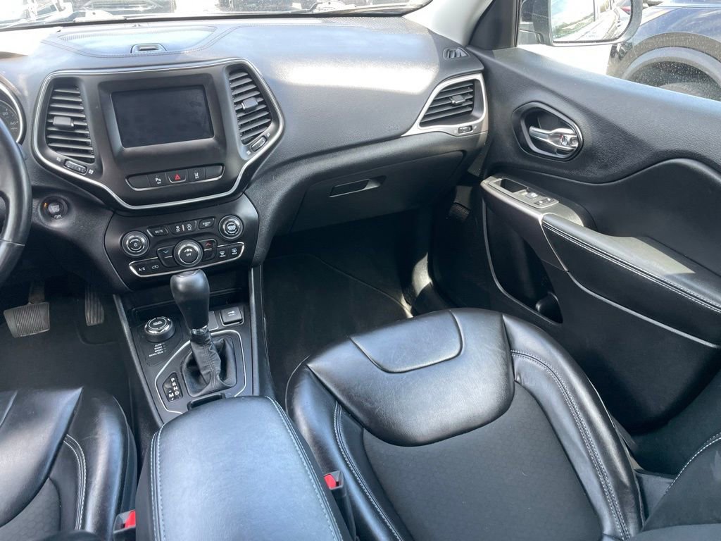 Used 2021 Jeep Cherokee Latitude Plus image 7