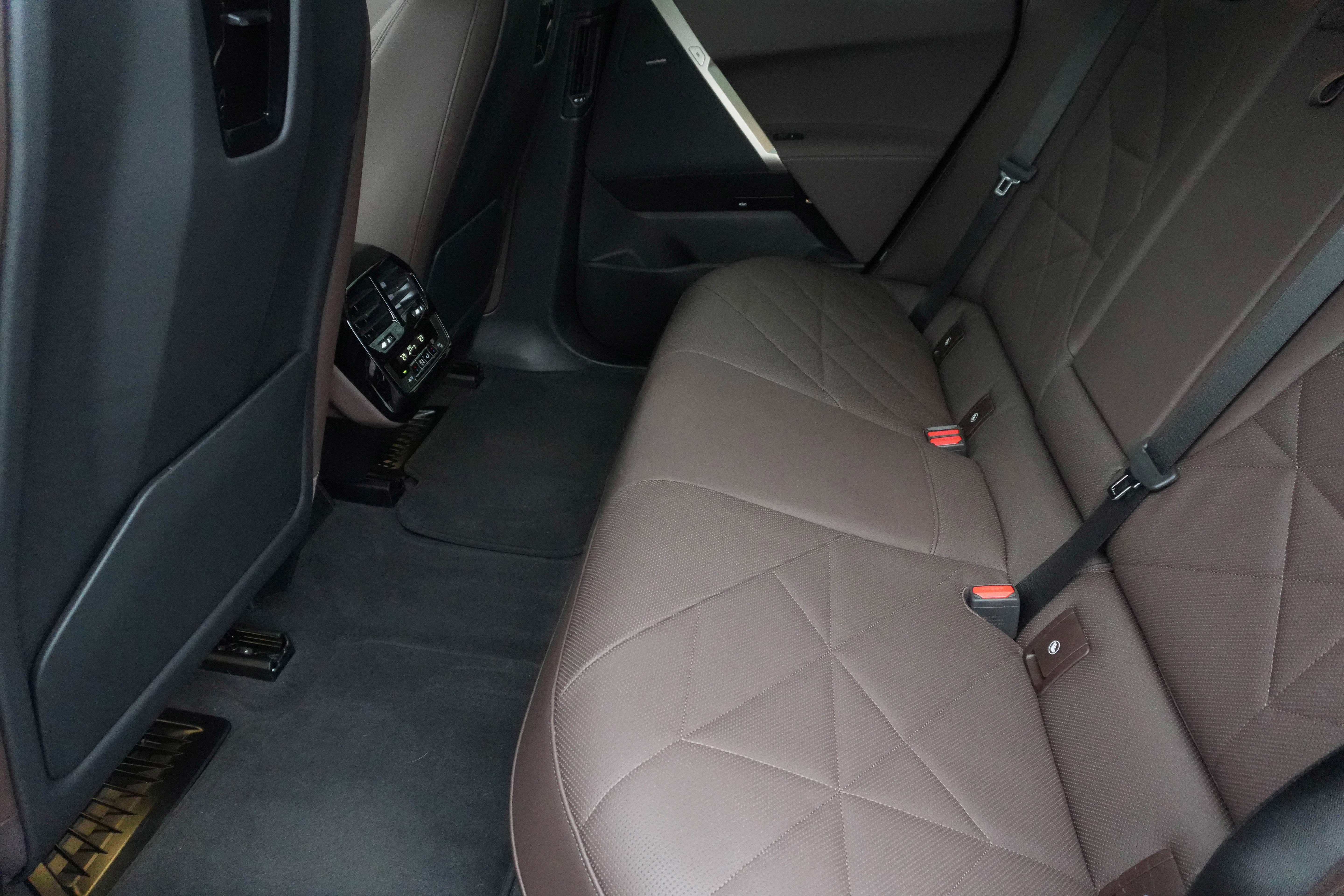 Certified 2023 BMW iX xDrive50 w/ Sport Package image 33