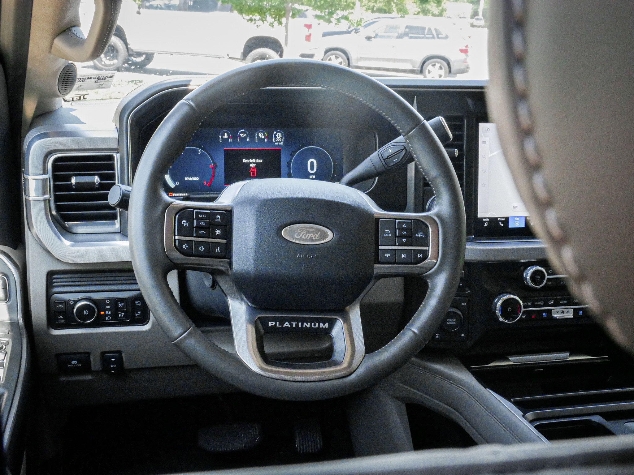 Used 2025 Ford F250 Platinum w/ Platinum Plus Package AWD/4WD image 6