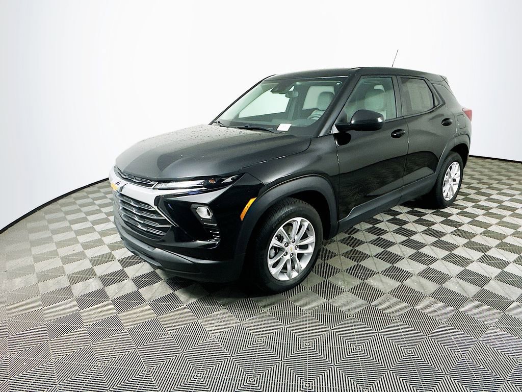 Used 2024 Chevrolet TrailBlazer LS w/ LS Convenience Package image 5