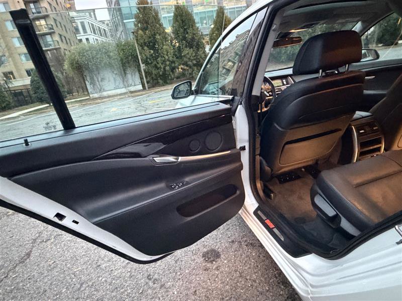 Used 2017 BMW 535i Gran Turismo image 29