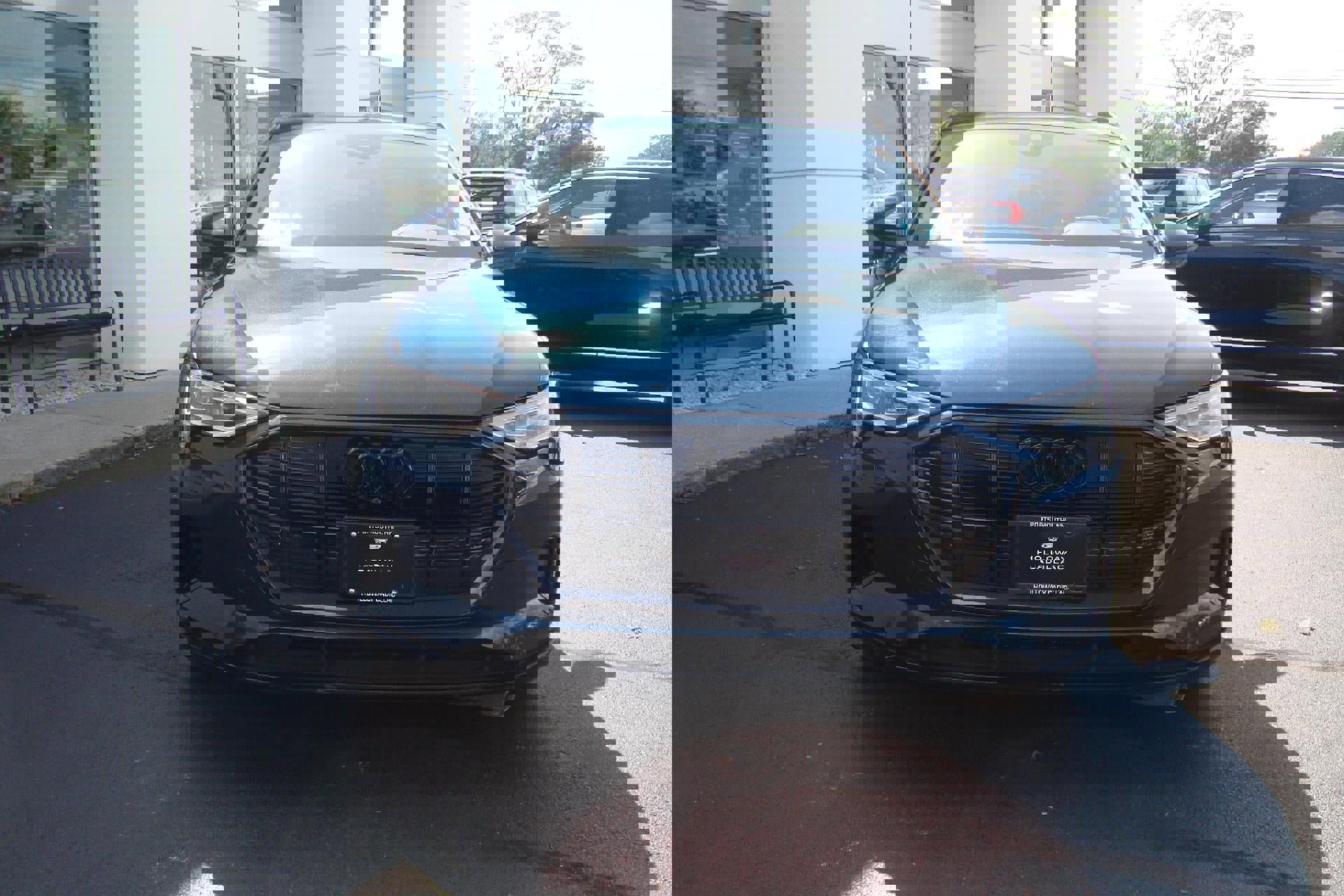 Used 2022 Audi e-tron Premium Plus image 2